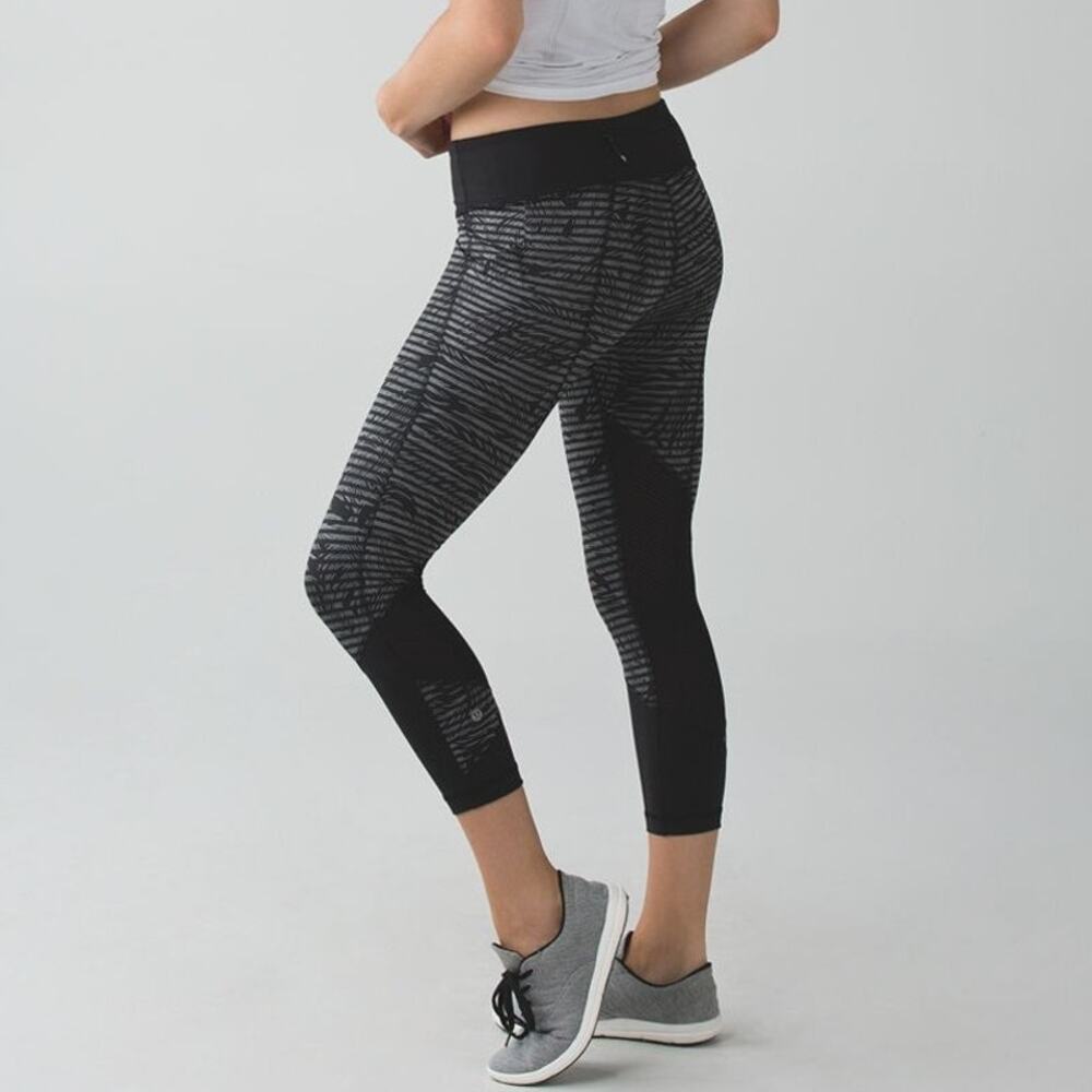 Lululemon Pace Rival Crop 22" Full-on Luxtreme Size 6 Stripe Play Slate Black
